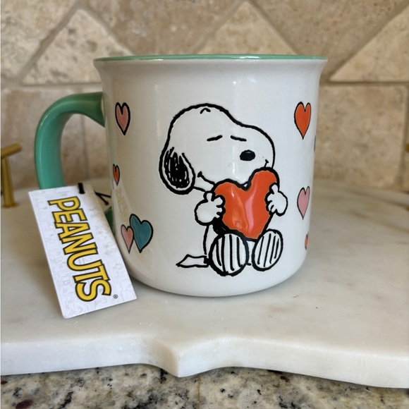 Peanuts Snoopy Mothers Love Camper
Stoneware 16oz Gift Mom Christmas Holiday - Picture 5 of 10